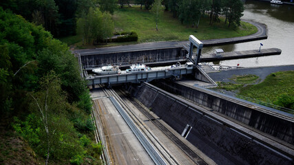 Schiffshebewerk mit Schr&auml;gaufzug in Saint-Louis/Arzviller am Rhein-Marne-Kanal bei Nancy