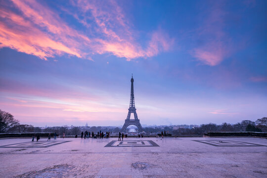 Eiffel Tower seen from Place du Trocadero at sunrise, Paris, France