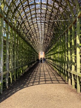 London Hampton Court Palace Garden