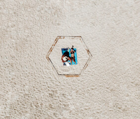 Social distancing and vacations 