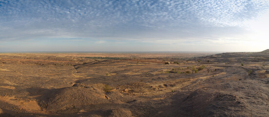 The Bandiagara site is an outstanding landscape of cliffs and sandy plateaux with some beautiful Dogon architecture