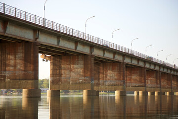 Fototapeta premium On the river the Niger with a beautiful sunset, Pont des martyrs Bridge in Bamako
