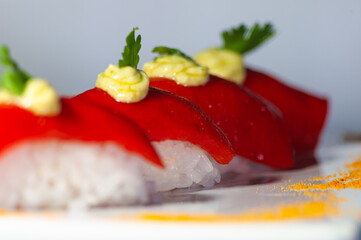 cloche rouge de sushi végétalien