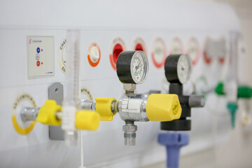 Medidor hospitalar de oxigênio de pulmão cilindrico de ar.