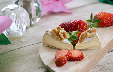 strawberry and cheese cake