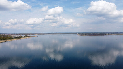 Blick von oben auf den Goitzsche See in Sachsen-Anhalt, Deutschland, Bitterfeld, 2021