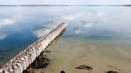 Blick von oben auf den Goitzsche See in Sachsen-Anhalt, Deutschland, Bitterfeld, 2021