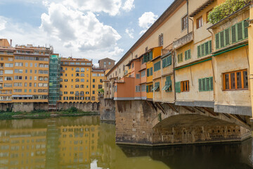 Fototapeta na wymiar Ponte Vecchio in Florence, Italy: Oldest bridge in Florence over Arno River