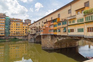Fototapeta na wymiar Ponte Vecchio the famous Arch bridge in Florence, Italy.