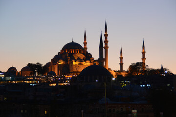 Fototapeta na wymiar blue mosque at night