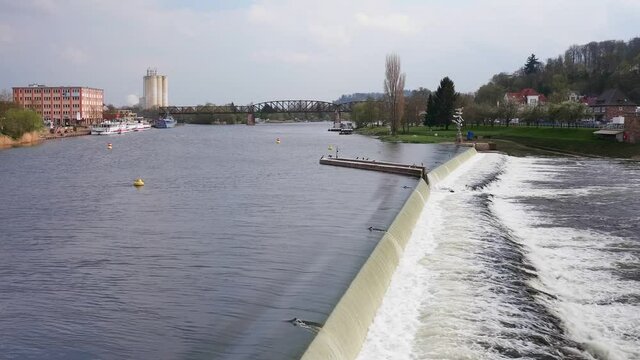 A beautiful shot of flowing water of Weser River in Hameln, Germany in HD
