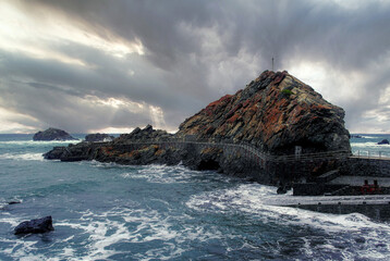 Teneriffa Felsen im Wasser