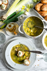 potato leek soup with crouton