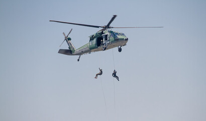 Helicóptero militar de busca e salvamento - obrazy, fototapety, plakaty