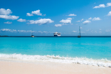 Fototapeta na wymiar Half Moon Cay Island Beach And Ships