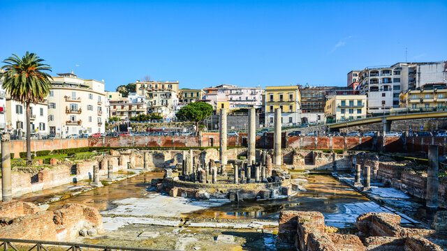 Il "macellum" detto anche Tempio di Serapide a Pozzuoli