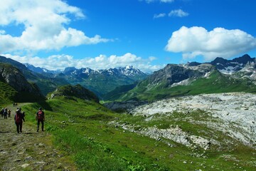 Fototapeta na wymiar Austrian Alps - view from the path from the top of Rüfikop near Lech in the Lechtal Alps