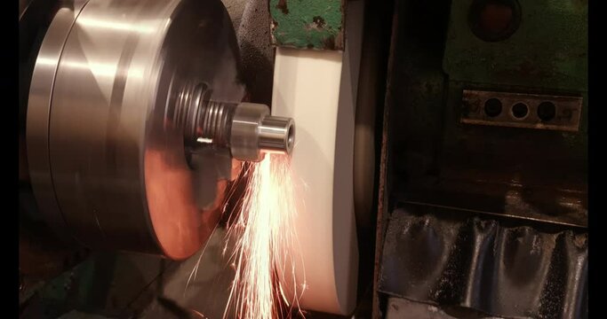 Video of grinding the neck of a gear wheel on a cylindrical grinding machine.