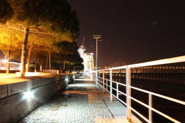 Naklejka premium bridge at night