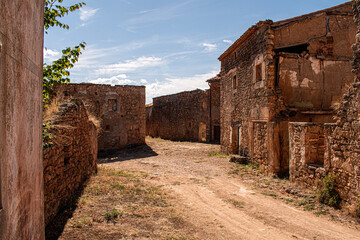 Pueblo abandonado de Tobes, en Guadalajara (España).
