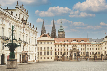 Fototapeta na wymiar Prague castle with blue sky during day in the spring