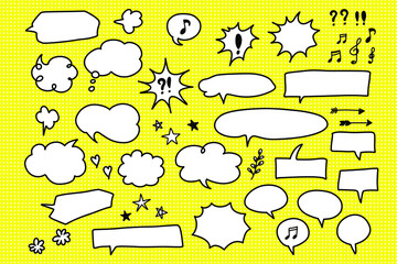 Obraz premium Set of speech bubbles comic doodle on yellow dot background. Vector illustration