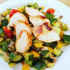 Hähnchen an Zucchini