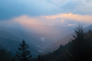 Obraz premium Mountain Morning with clouds