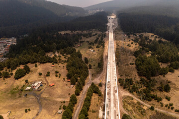 Construcción del Tren México-Toluca en la Marquesa