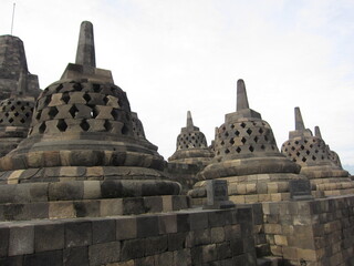インドネシア、ボロブドゥール遺跡(Indonesia,Borobudur ruins) 曇り(with cloudy sky
