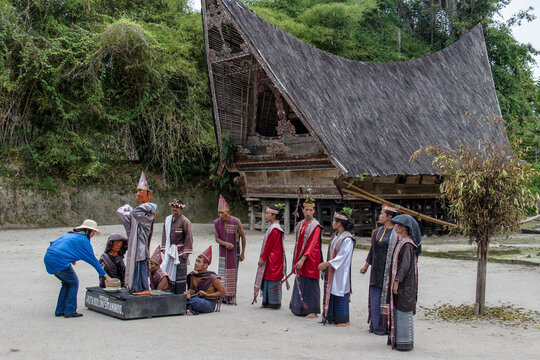 Samosir, Indonesia &ndash; May 7, 2015: Tortor Dance Performance, one of the typical dances of the Batak tribe, for tourists on Samosir Island Toba Lake, North Sumatera, Indonesia