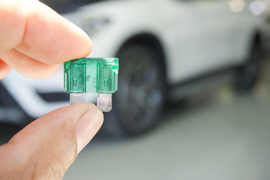 Autosicherungen Bilder – Durchsuchen 4,375 Archivfotos, Vektorgrafiken ...