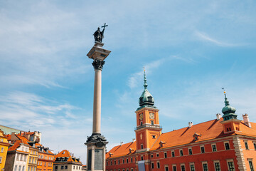 Fototapeta na wymiar Warsaw old town. Sigismund's Column and Royal Castle in Warsaw, Poland