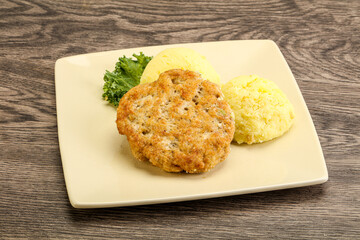 Chicken cutlet with mashed potato