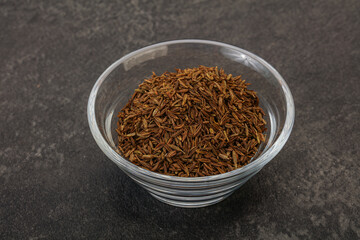 Dry zeera seeds in the bowl