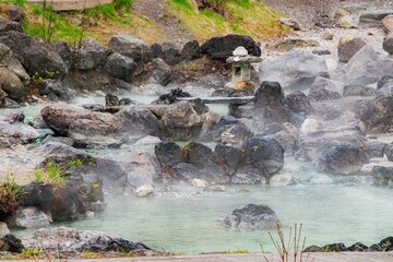 Fototapeta premium 温泉が湧き出る公園