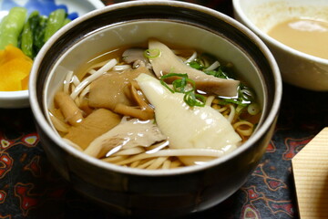 旅館の豪華料理　お蕎麦