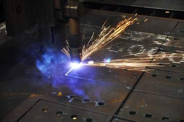 Metal cutting. Technological process of cutting sheet metal with a plasma cutting machine.