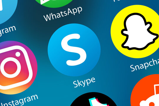 Skype Logo video chat voice calls logo icon on the internet background