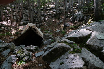 Entrance to a cave in the Apuan Alps.Along the path called -1000 of the Italian Alpine Club (CAI)...