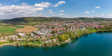 Blick auf die Gemeinde Steißlingen mit dem Steißlinger See