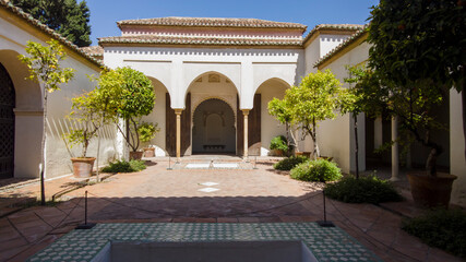 Fototapeta premium jardines de la antigua alcazaba nazarí de Málaga, Andalucía