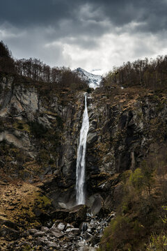impressive Cascata di Foroglio in spring, Valle di Bavona, Ticino