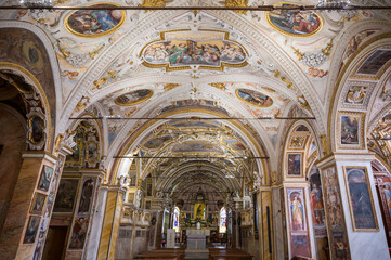 Fototapeta na wymiar ceiling in Madonna del Sasso in Locarno, Ticino