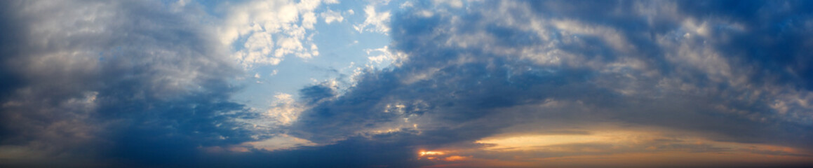 Fototapeta na wymiar panorama sky. Beautiful cloud in the sunrise sky background. Sky banners background.