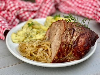 Lifestyle, bio, Schweinebraten, Kartoffelsalat, Rostbraten, Moden, neu, Lifestyle 