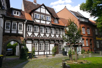 Fototapeta na wymiar Hinter der Magnikirche Braunschweig