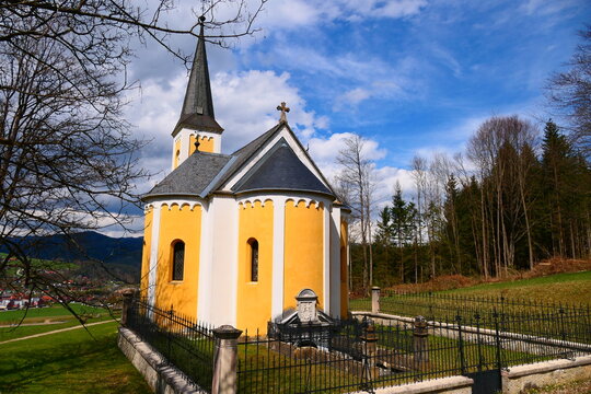 kleine Kapelle am Land