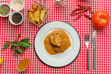 cheek in sauce