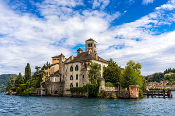 Fototapeta na wymiar Benedictine monastery on San Giulio island in Italy.